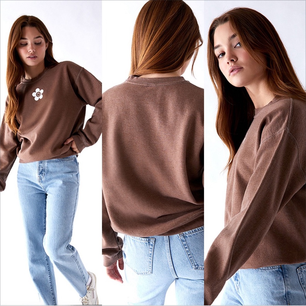 PacSun / LA Daisy Smiley Crew Neck Sweatshirt